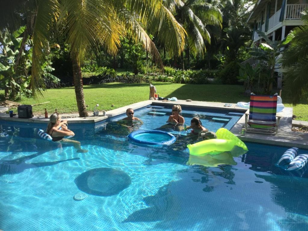 Sand Dollar Beach Bed & Breakfast Bocas del Toro Eksteriør billede