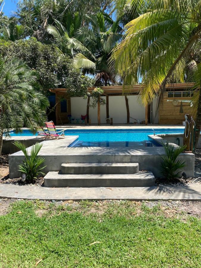Sand Dollar Beach Bed & Breakfast Bocas del Toro Eksteriør billede